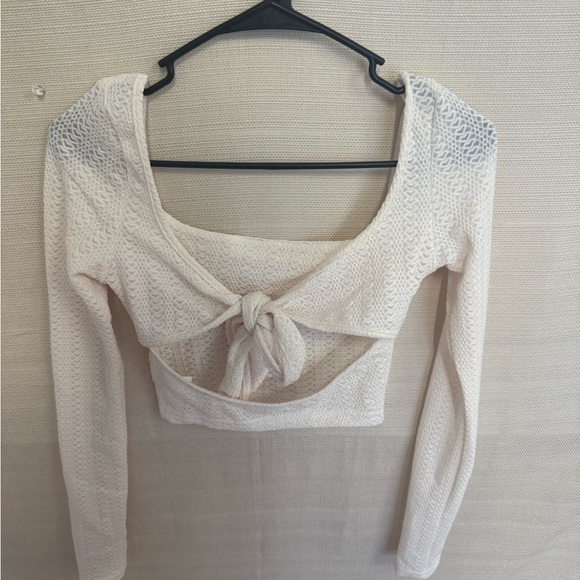 Elegant Cream Long Sleeve Women's Top - Picture 2 of 2